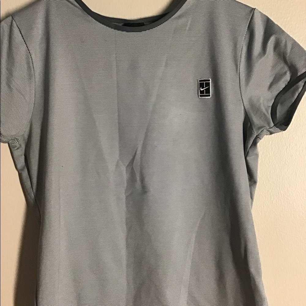 Nike - Picture 3 of 7